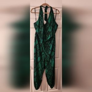 F2F 2XL women's green and black snakeskin print halter jumpsuit. 🐍💚🖤